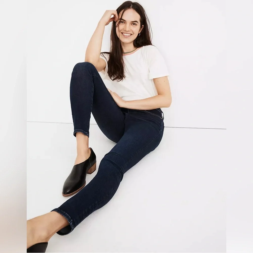 Madewell 9" Mid-Rise Skinny Jeans in Orland Wash - Picture 2 of 12